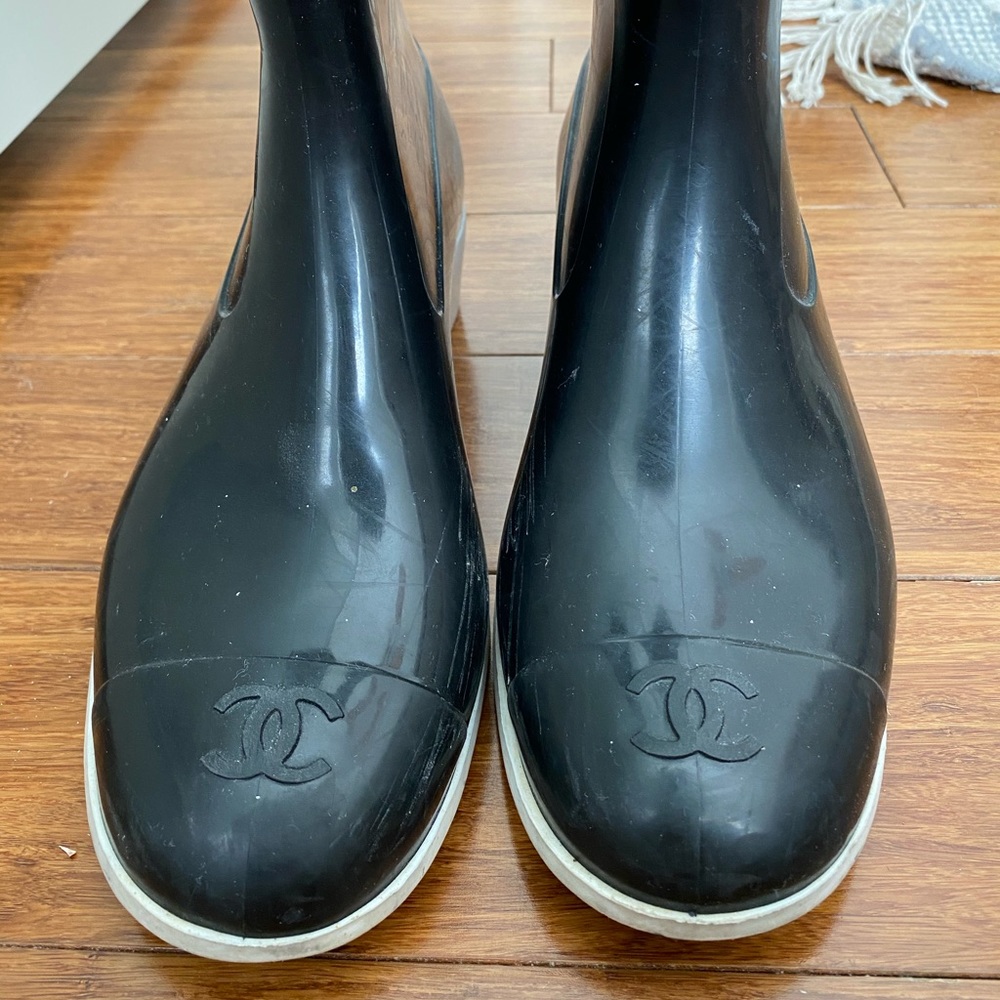 Chanel rain boots - Picture 6 of 7